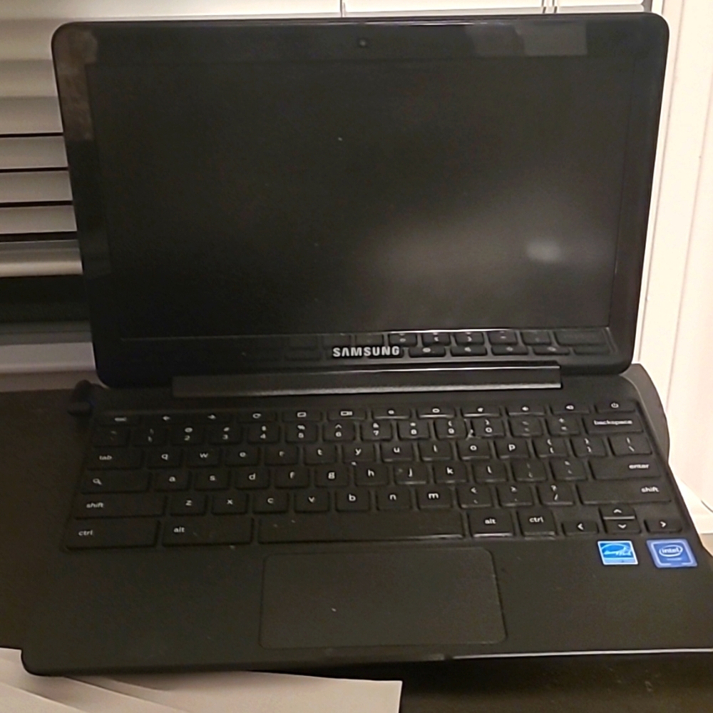 Samsung Chromebook notebook model number XE500 C13